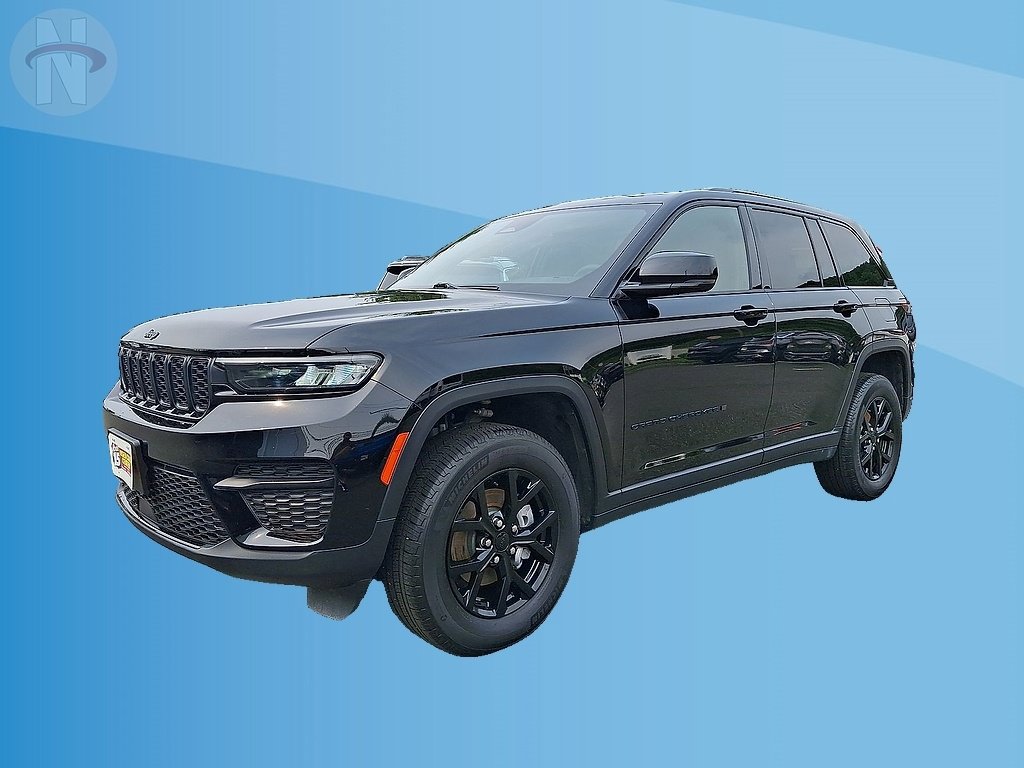 Used 2025 Jeep Grand Cherokee Altitude AWD/4WD image 10