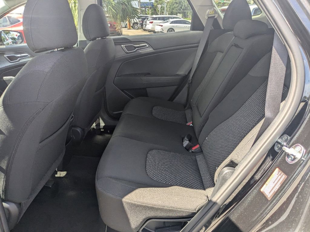 Used 2024 Kia Sportage LX image 14