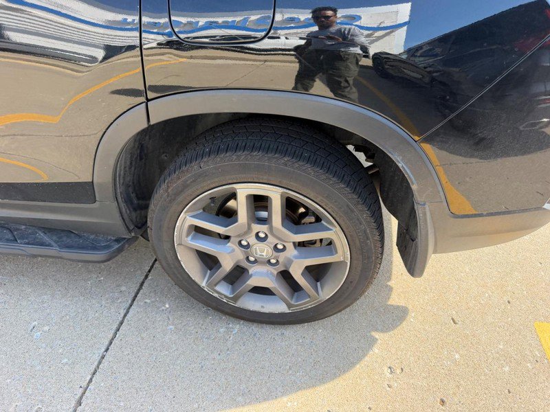 Certified 2023 Honda Passport EX-L image 6