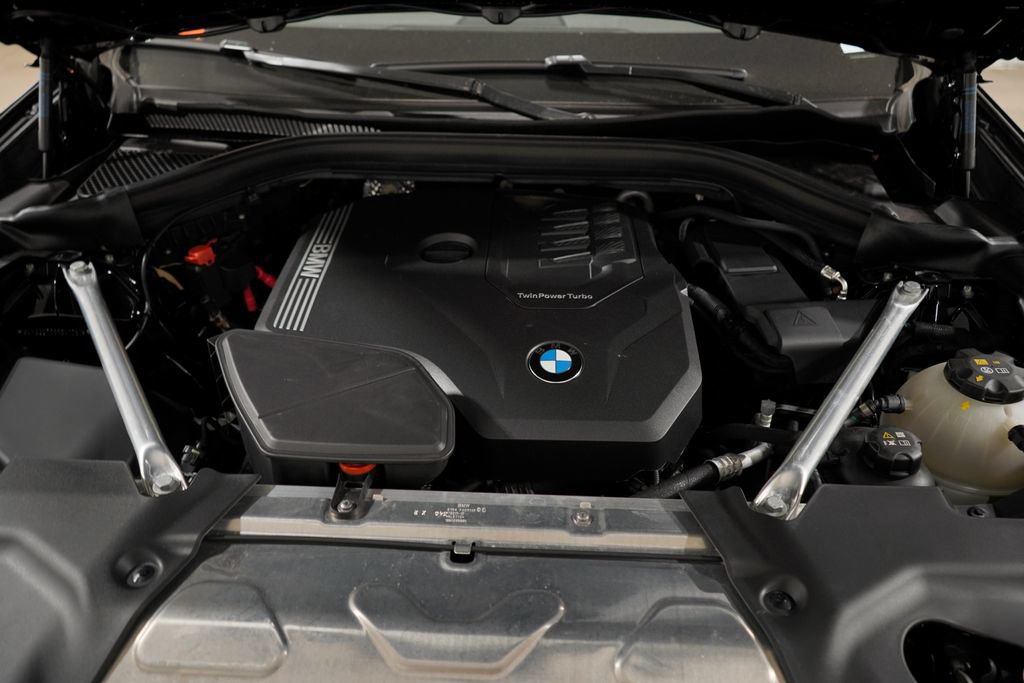 Used 2024 BMW X4 xDrive30i w/ M Sport Package AWD/4WD image 17