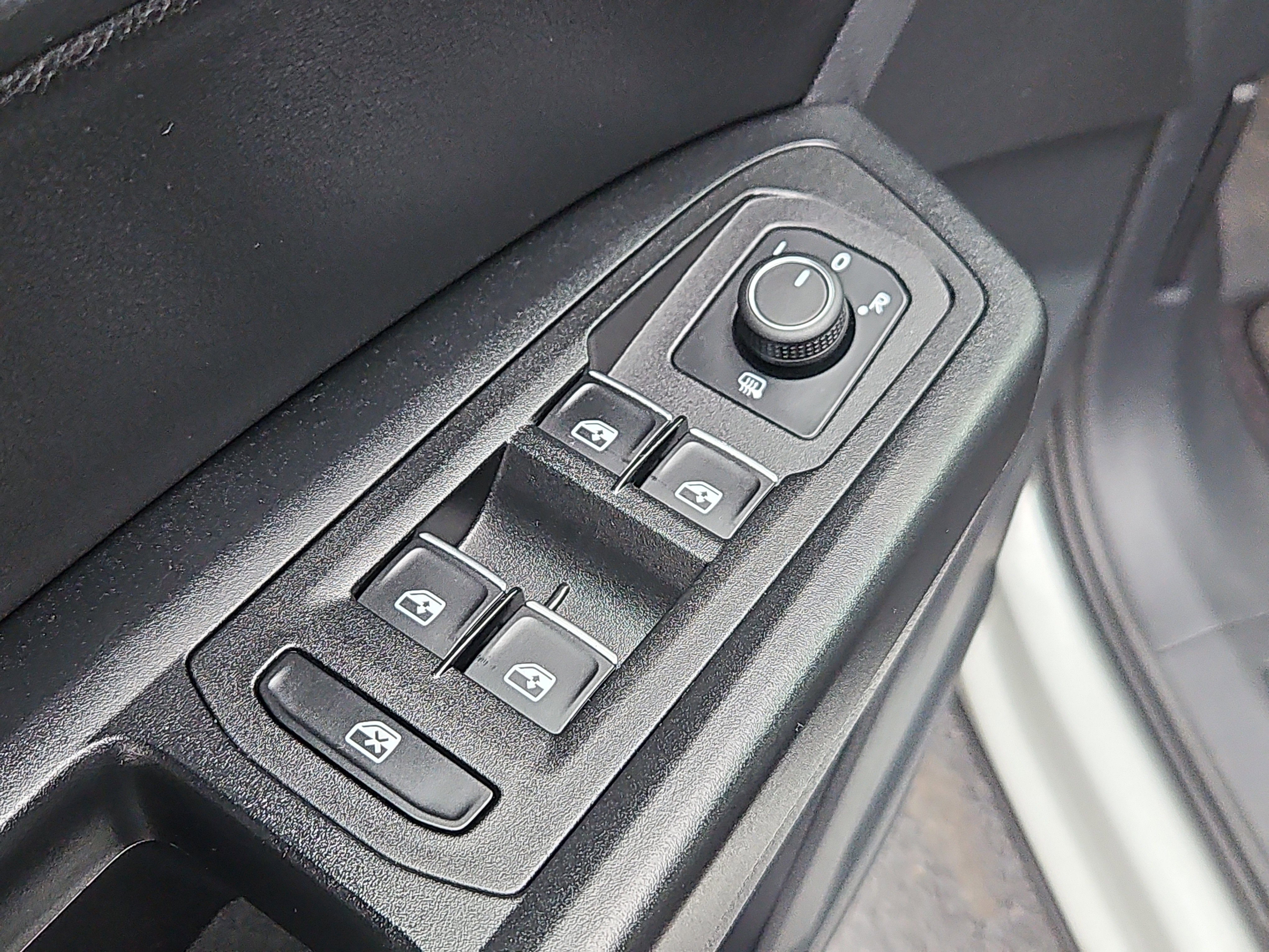 Used 2019 Volkswagen Atlas SE w/ Panoramic Sunroof Package image 21