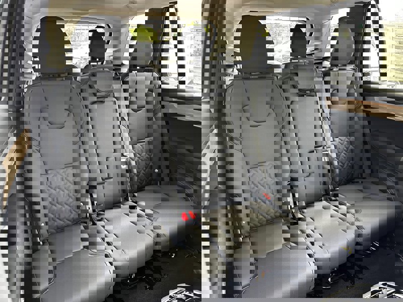 New 2025 Volvo XC90 T8 Core w/ Climate Package image 9