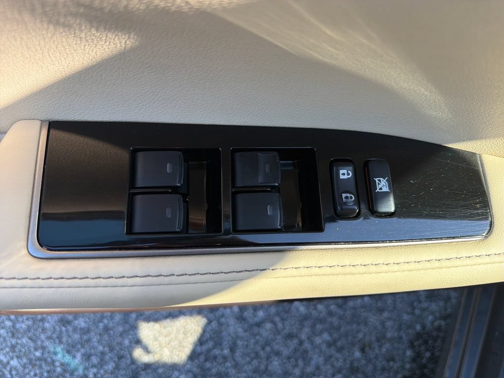 Used 2016 Lexus ES 350 w/ Premium Package w/Wood Trim FWD image 48
