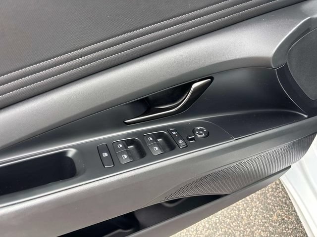 Certified 2025 Hyundai Elantra Sport FWD image 18