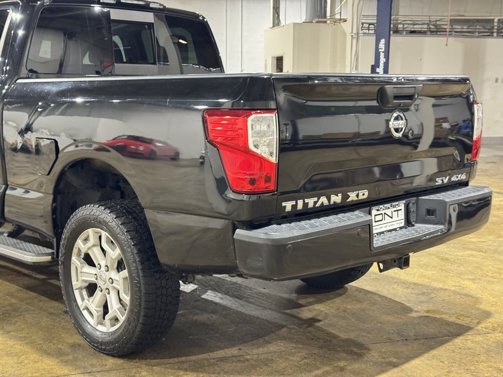 Used 2018 Nissan Titan SV w/ SV Convenience Package image 12