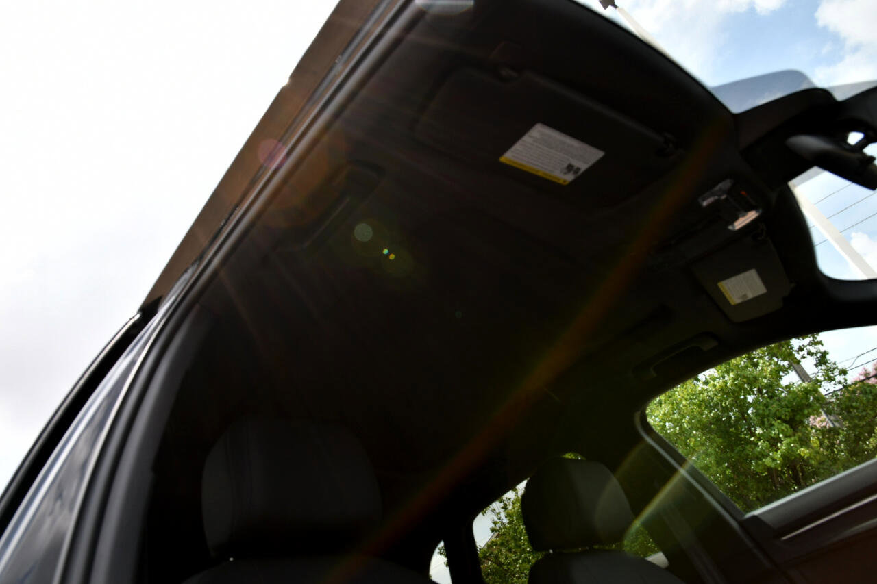 Used 2025 Audi Q3 2.0T Premium image 32