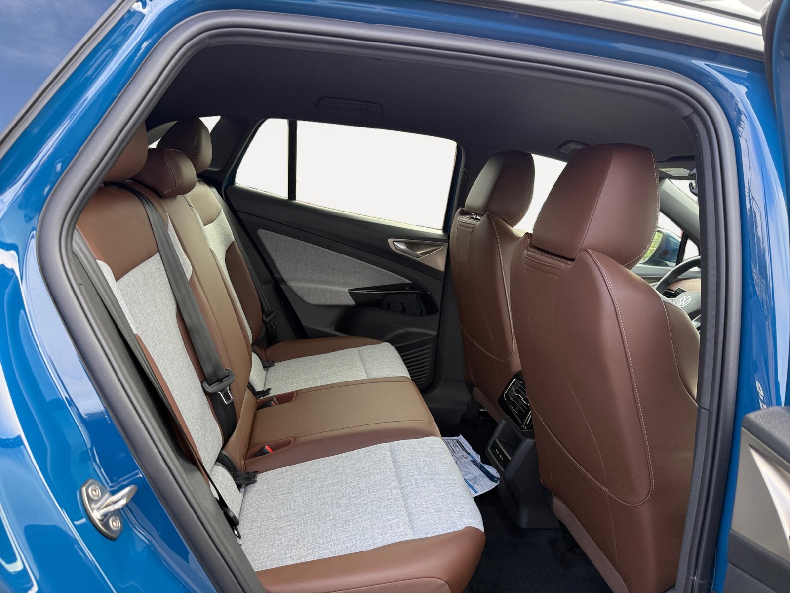 New 2025 Volkswagen ID.4 Pro RWD image 18