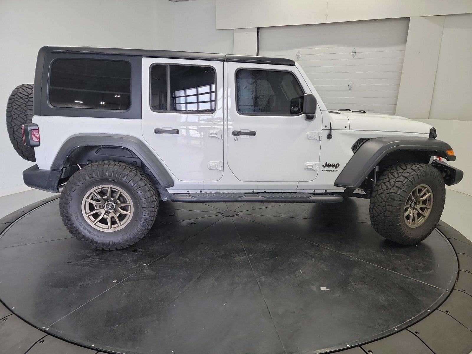 Used 2022 Jeep Wrangler Unlimited Sport AWD/4WD image 11
