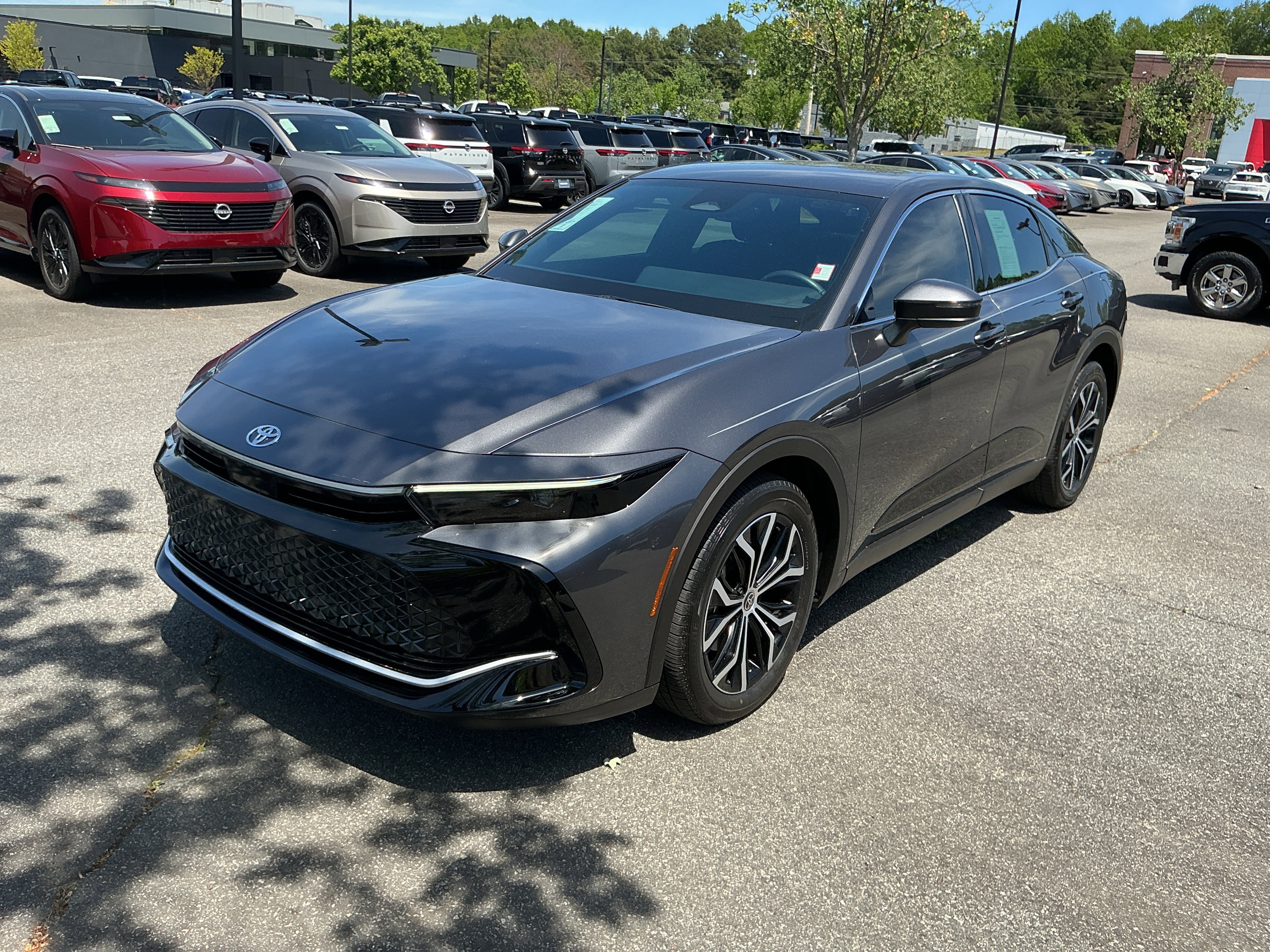 Used 2024 Toyota Crown XLE AWD/4WD image 1