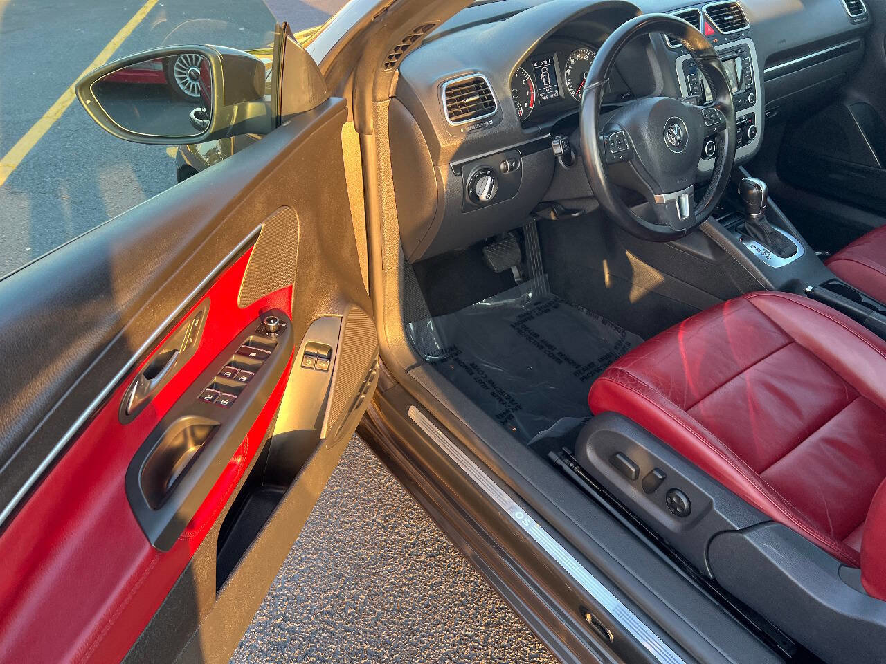 Used 2012 Volkswagen Eos Lux image 23