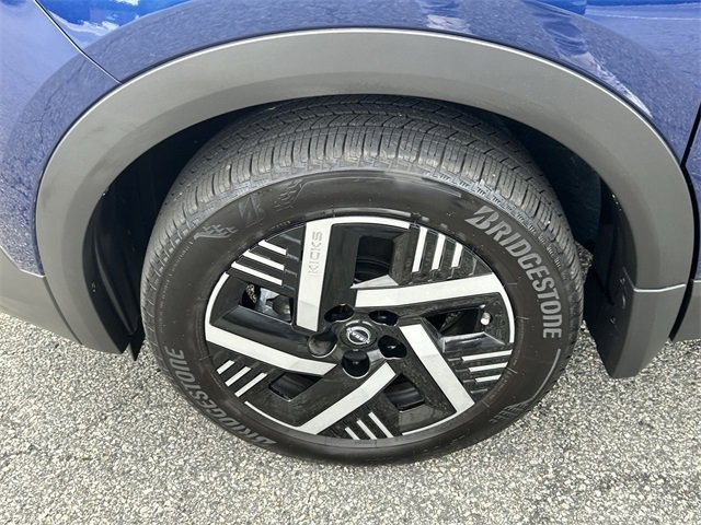 Certified 2025 Nissan Kicks SV image 10
