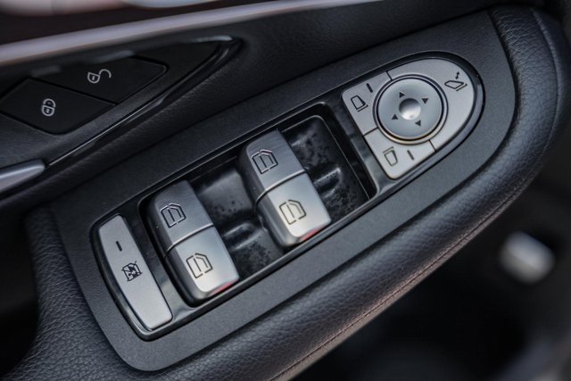 Certified 2022 Mercedes-Benz GLC 300 4MATIC image 32