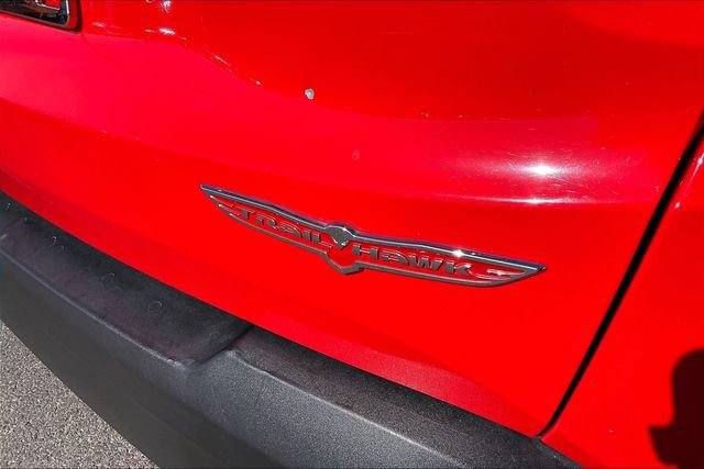 Used 2016 Jeep Renegade Trailhawk AWD/4WD image 34