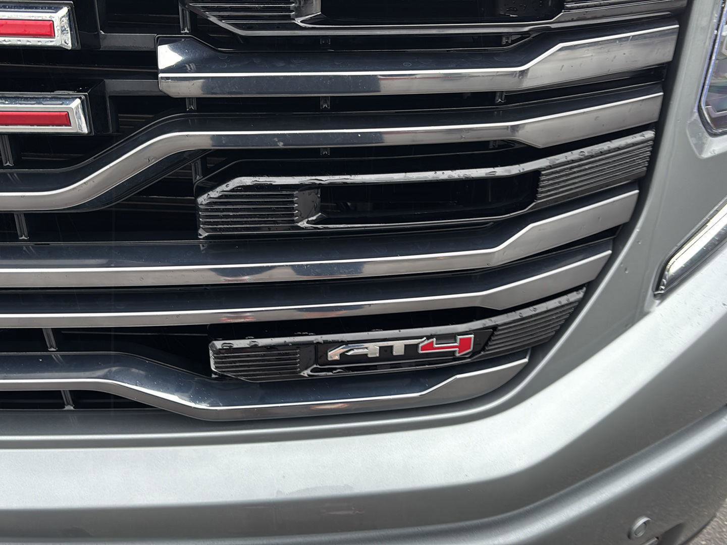 Used 2024 GMC Sierra 1500 AT4 w/ Technology Package image 10