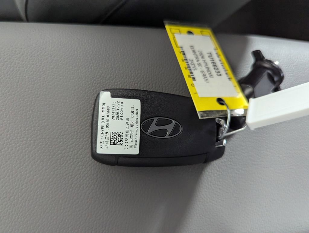 New 2026 Hyundai Elantra SE FWD image 25
