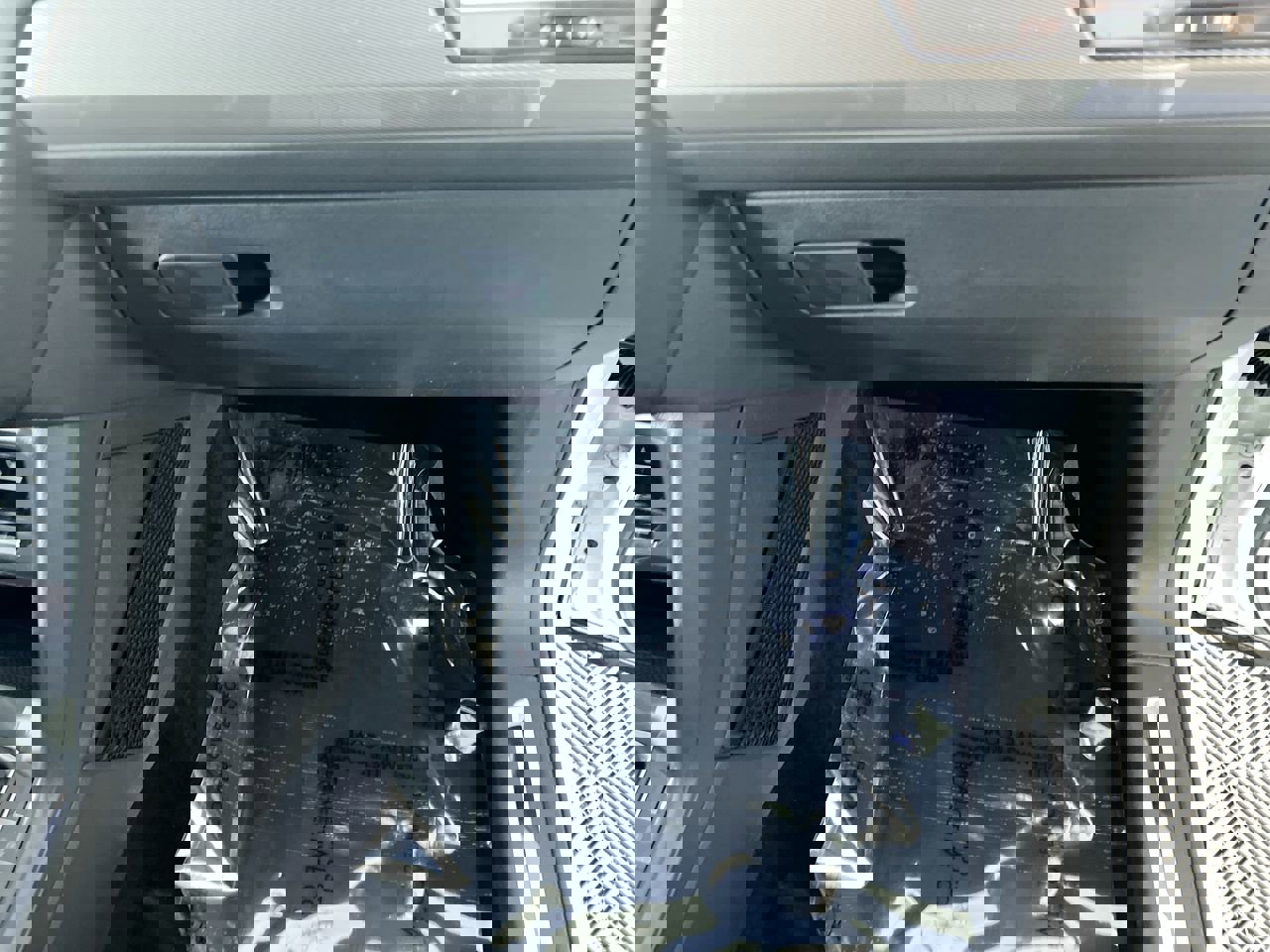 Used 2022 Volkswagen Tiguan SE R-Line image 32