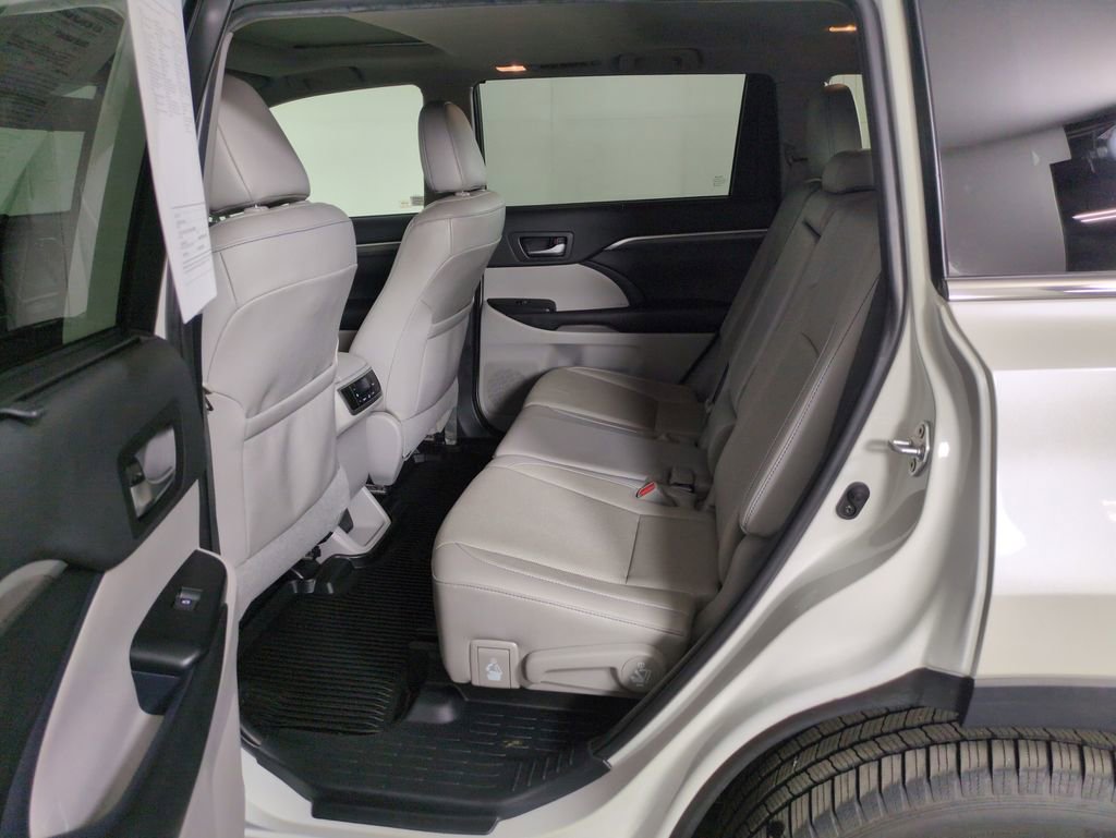 Used 2019 Toyota Highlander Limited AWD/4WD image 28