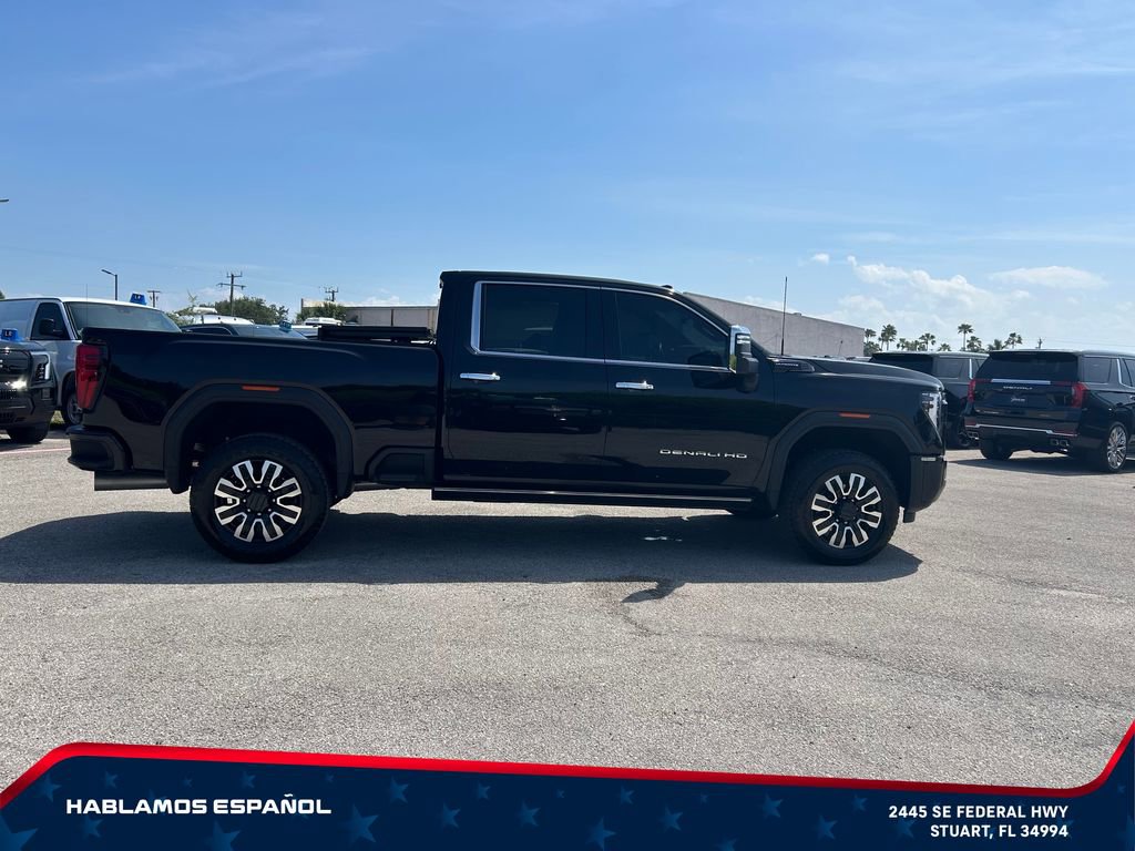 Used 2025 GMC Sierra 2500 Denali Ultimate w/ Max Trailering Package AWD/4WD image 4