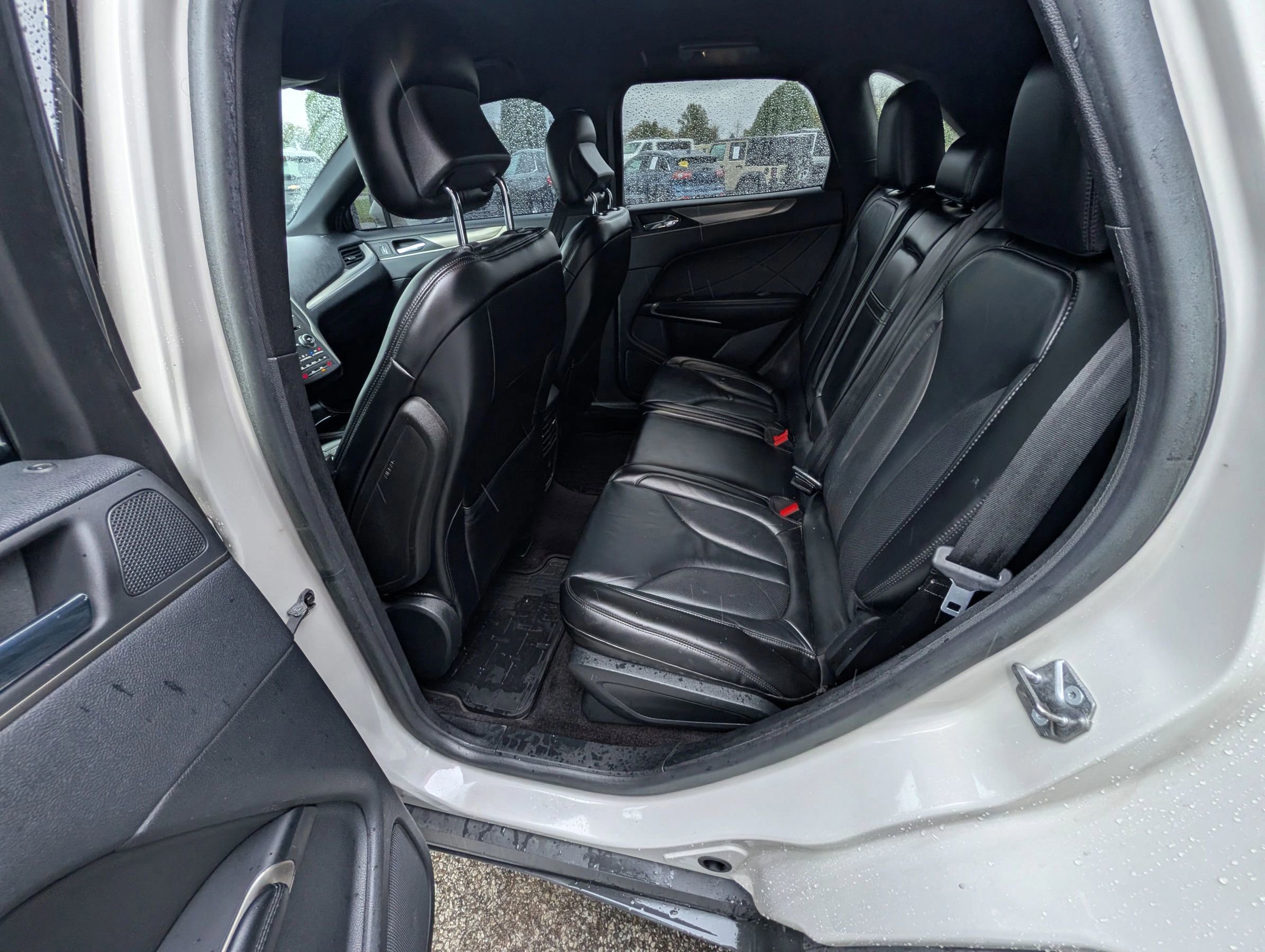 Used 2019 Lincoln MKC Select w/ Select Plus Package FWD image 12