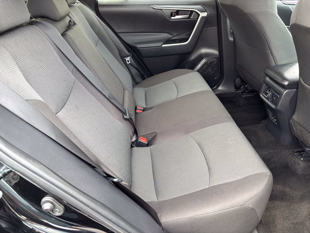 Used 2025 Toyota RAV4 XLE AWD/4WD image 40