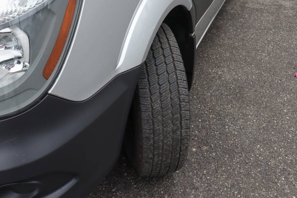 Used 2016 Mercedes-Benz Sprinter 2500 image 41