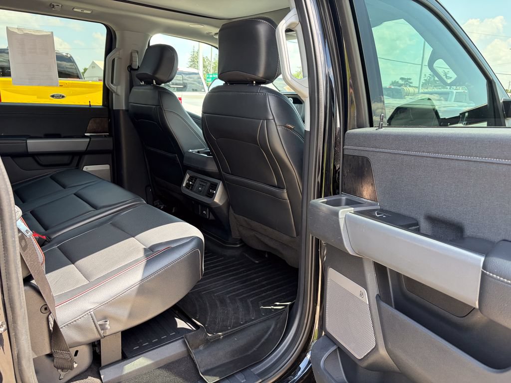 Certified 2024 Ford F250 Lariat w/ Lariat Ultimate Package AWD/4WD image 16