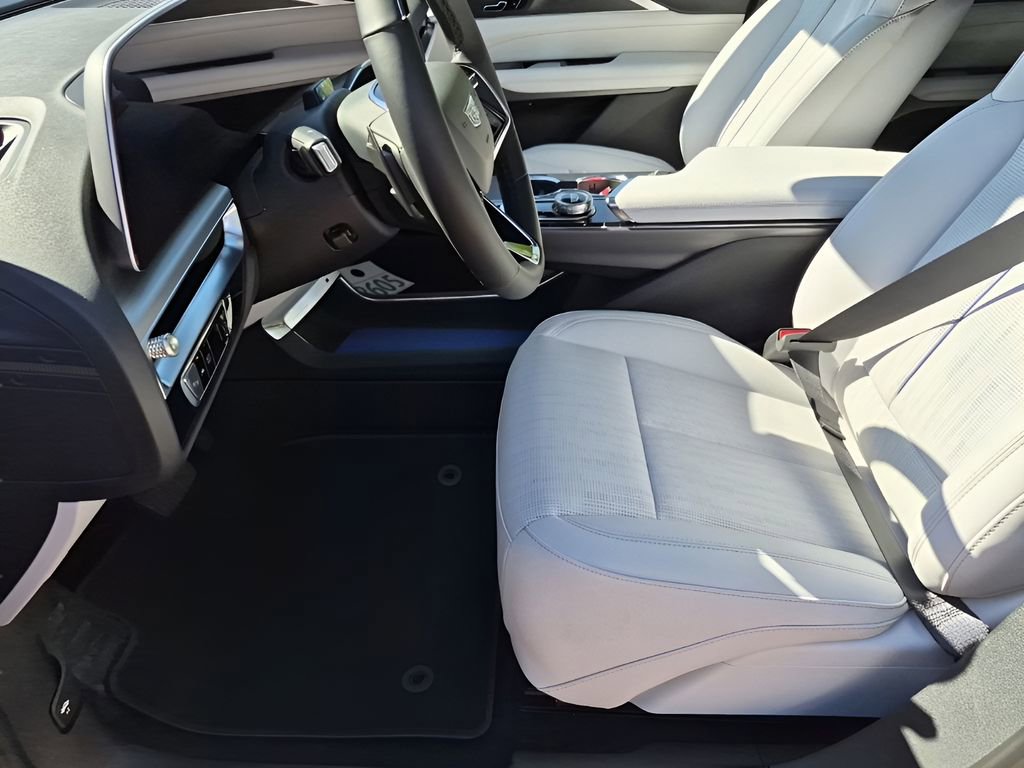 New 2026 Cadillac Lyriq Luxury image 31