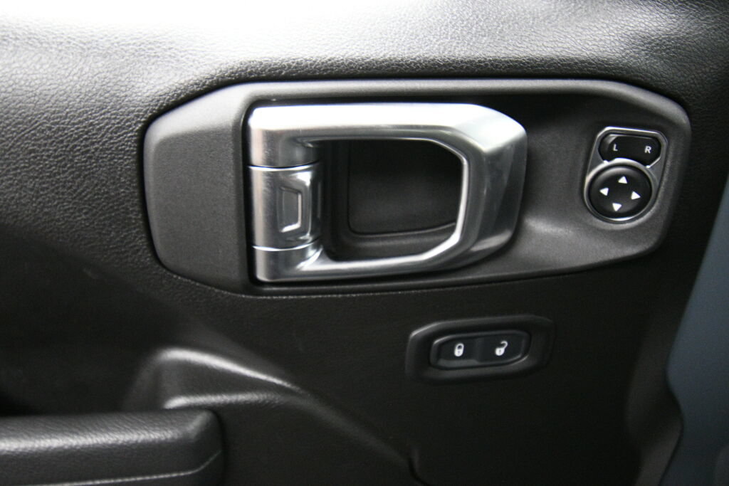 Used 2026 Jeep Wrangler Unlimited Sport AWD/4WD image 12