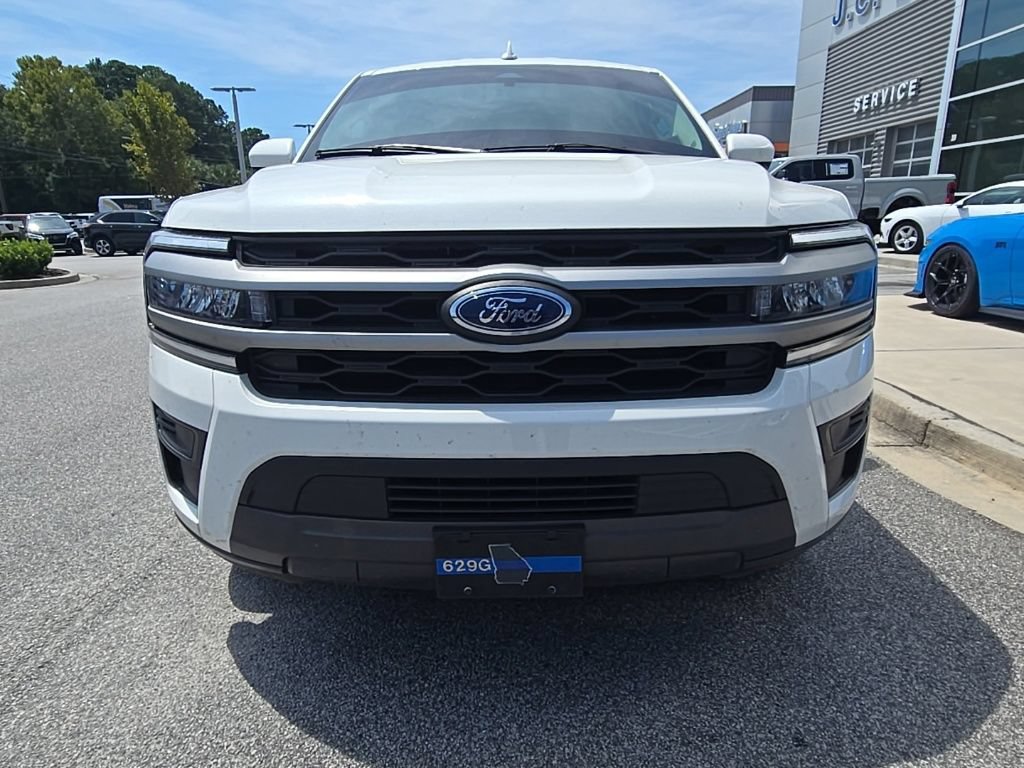 Used 2024 Ford Expedition XLT RWD image 3