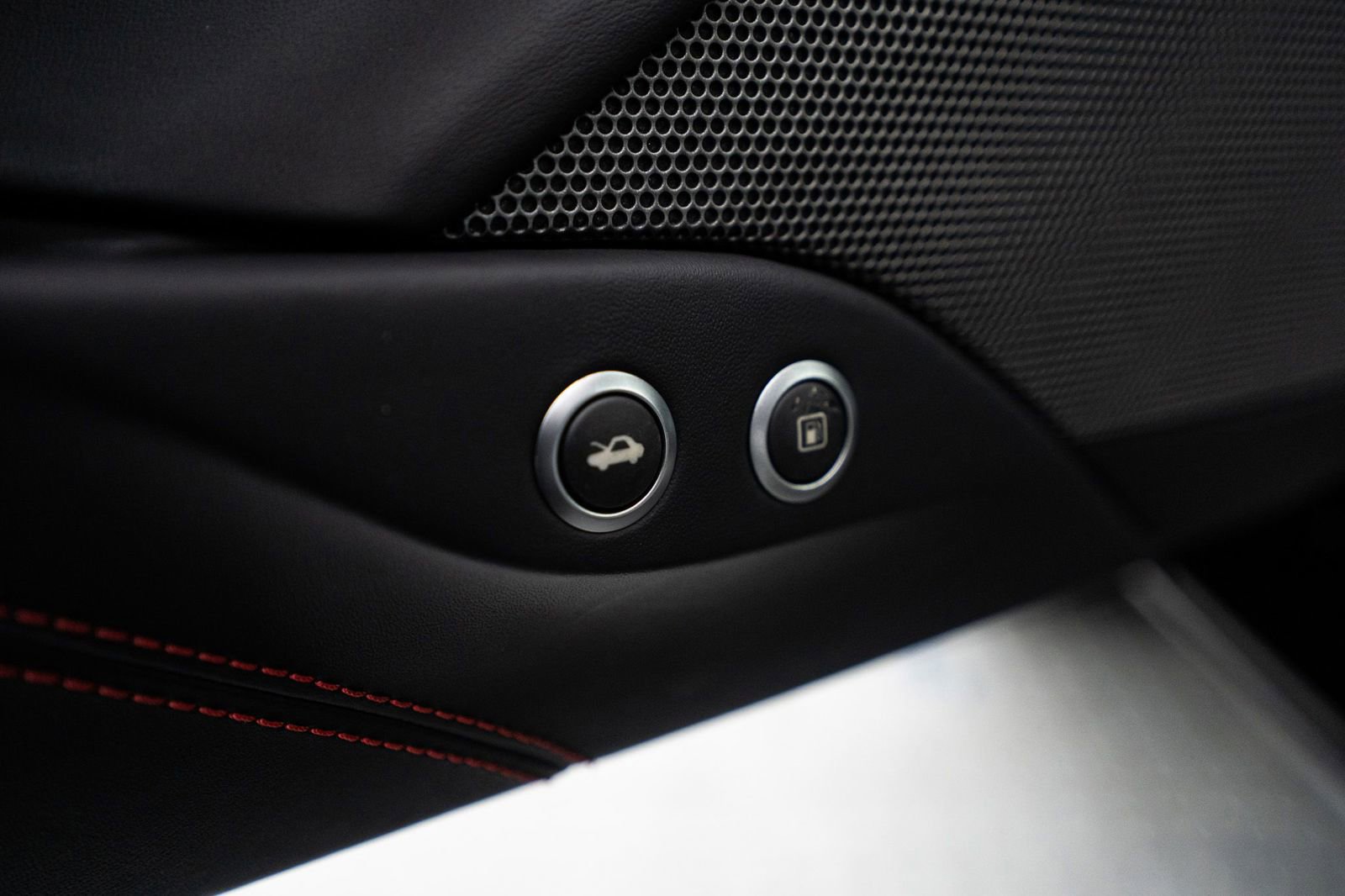 Certified 2019 Ferrari 488 GTB RWD image 30