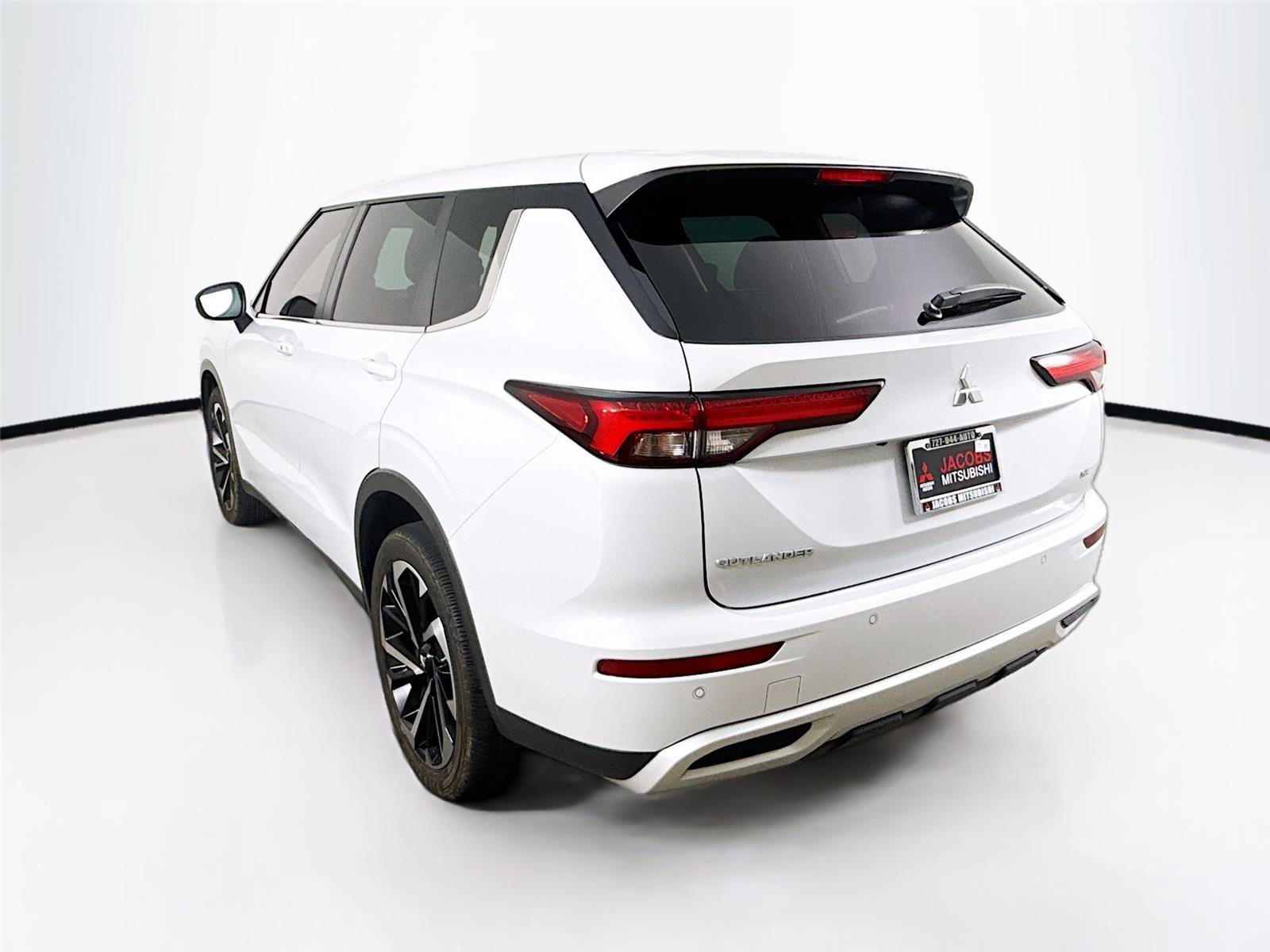 Used 2023 Mitsubishi Outlander SE FWD image 26