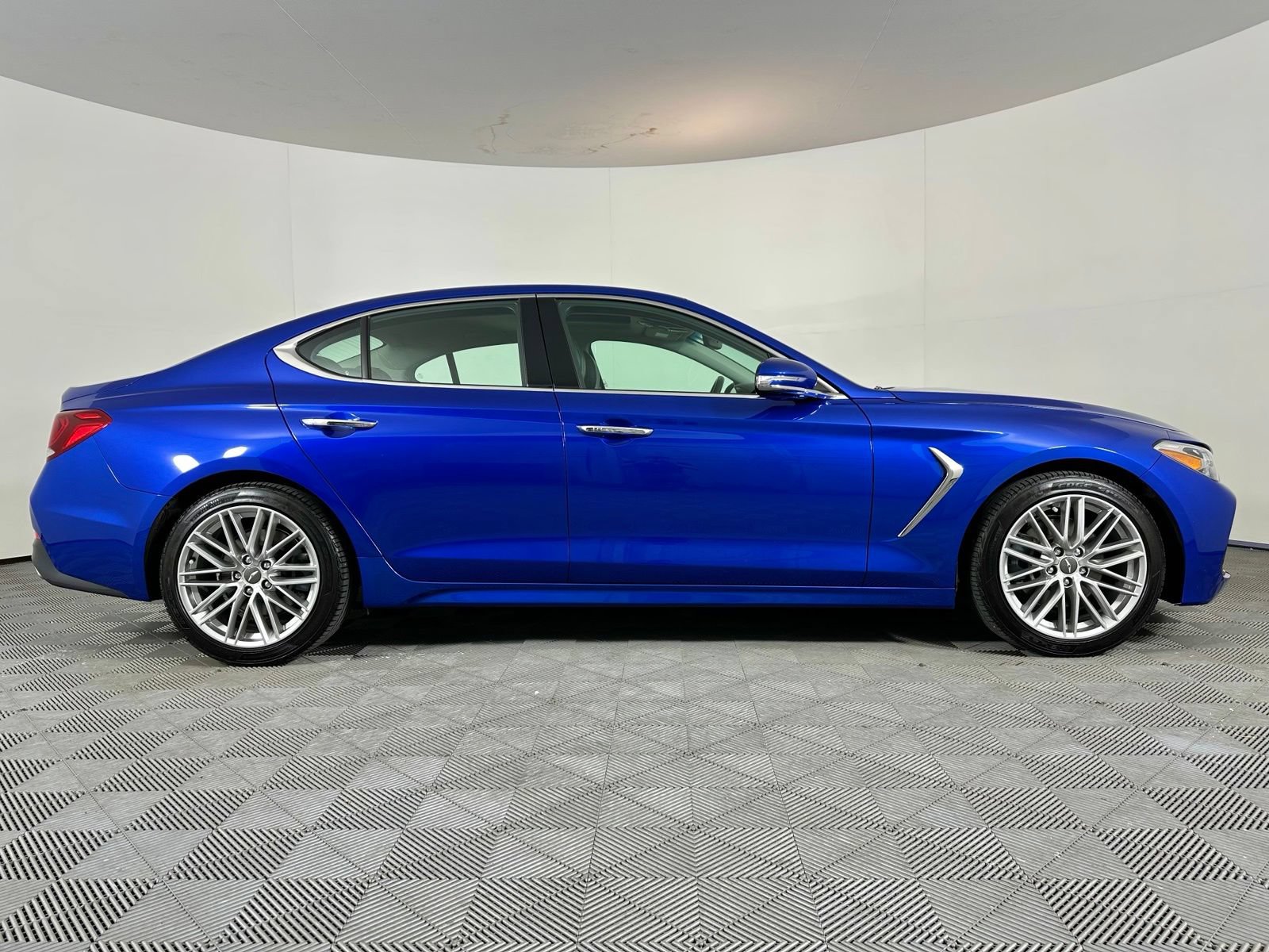 Used 2020 Genesis G70 2.0T w/ Elite Package RWD image 28