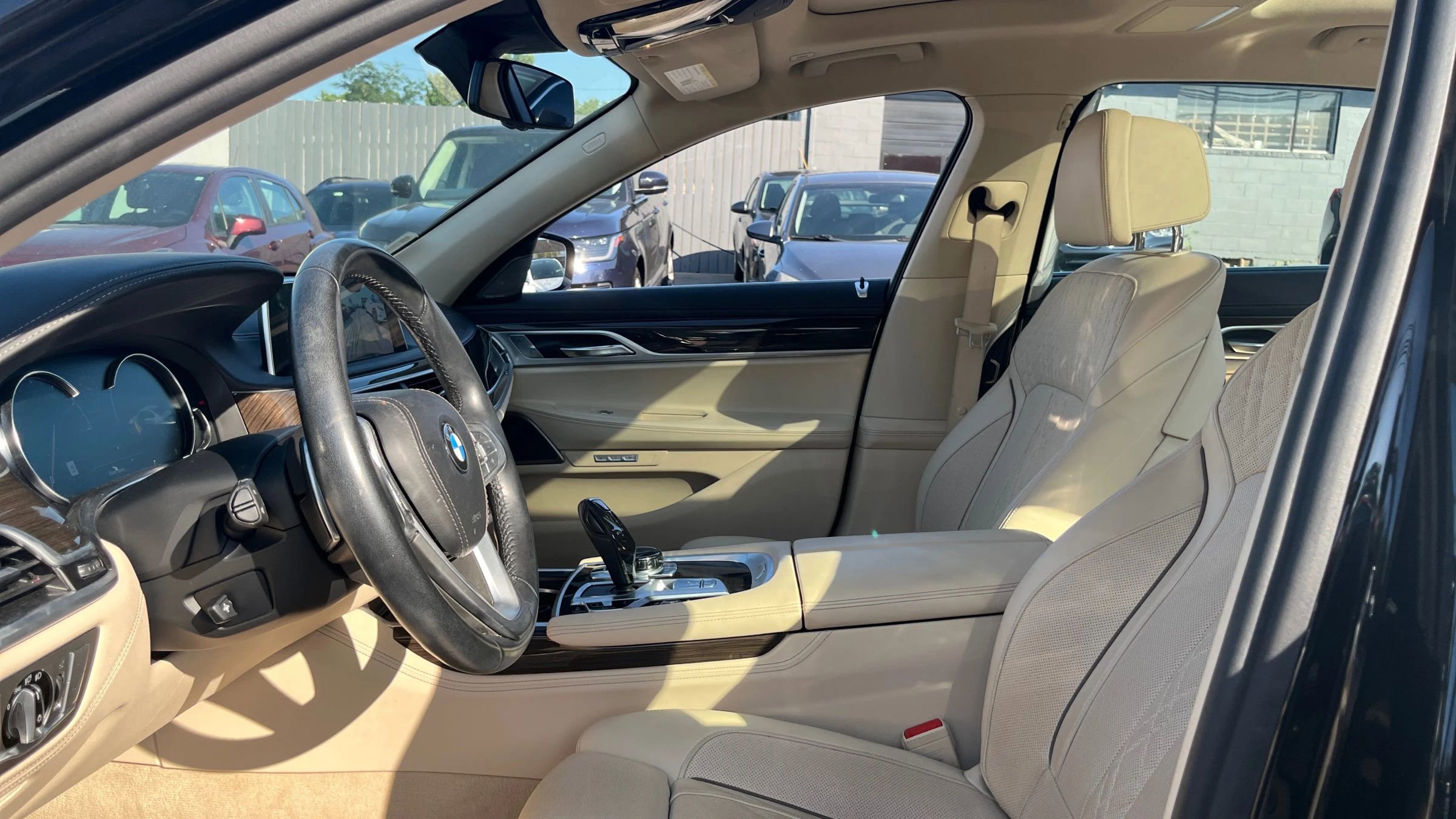 Used 2017 BMW 740i xDrive image 9