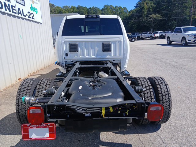New 2027 RAM 5500 4x4 Crew Cab w/ Laramie Trim Package image 4