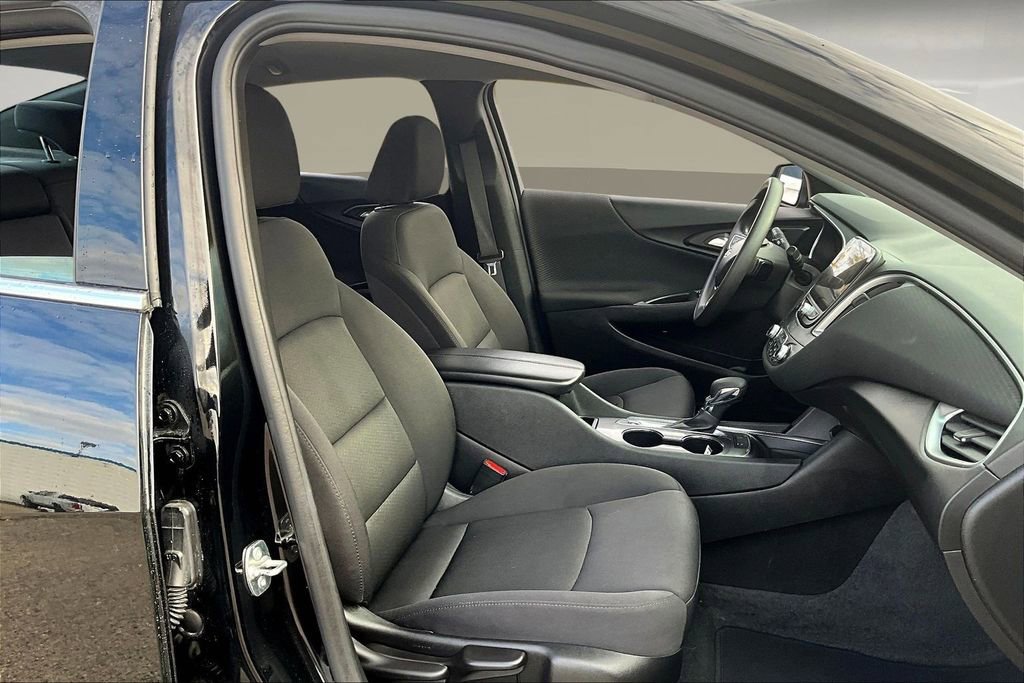 Used 2024 Chevrolet Malibu LT image 27