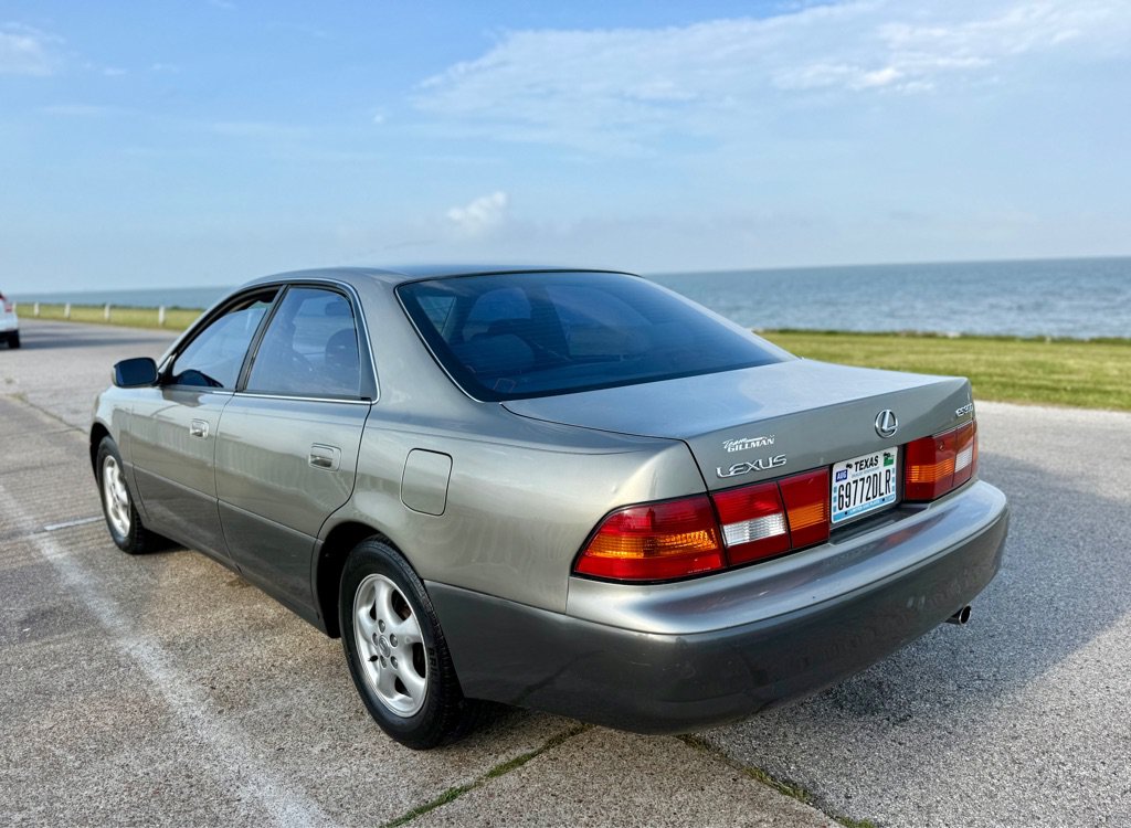 Used 1998 Lexus ES 330 FWD image 7