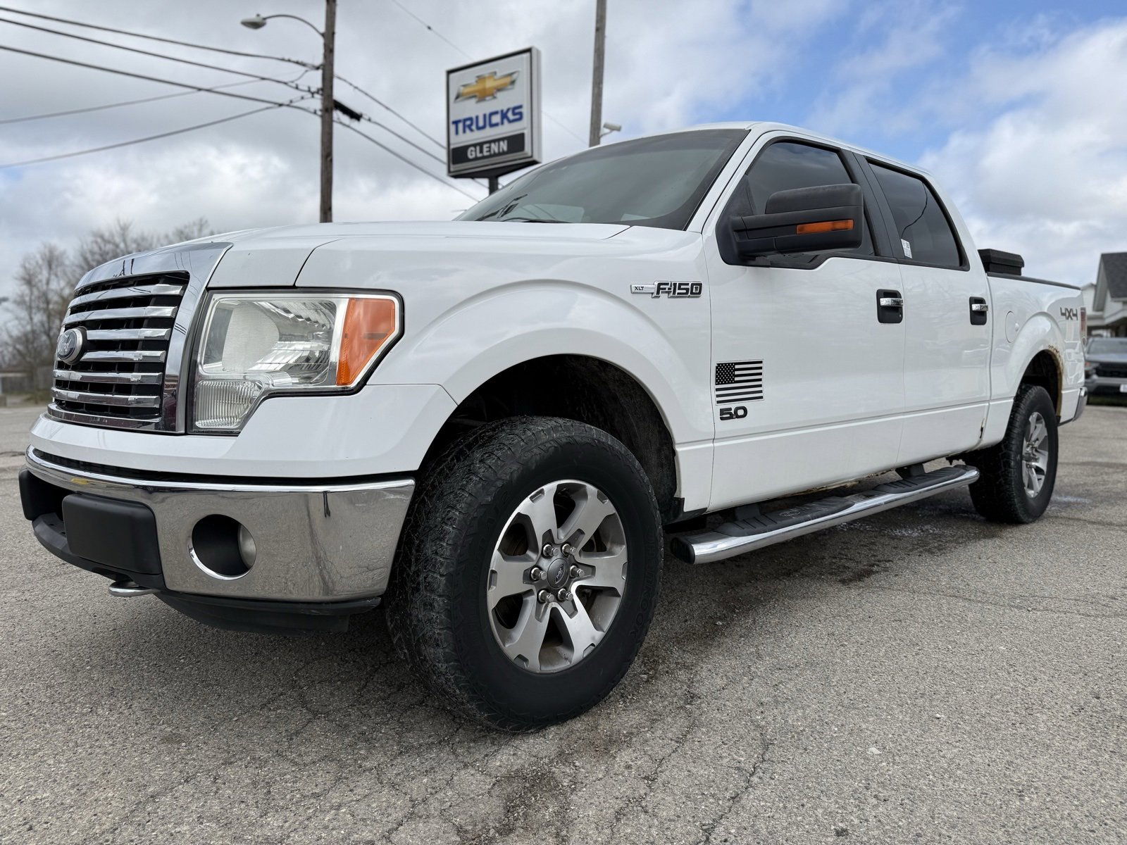 Used 2011 Ford F150 XLT w/ XLT Chrome Pkg image 2