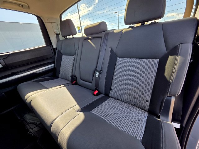 Used 2015 Toyota Tundra SR5 AWD/4WD image 18