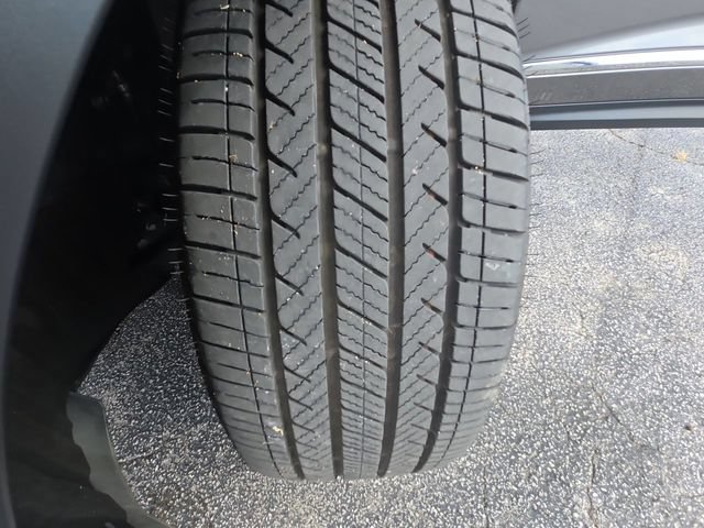 Certified 2025 Acura MDX w/ Technology Package FWD image 27