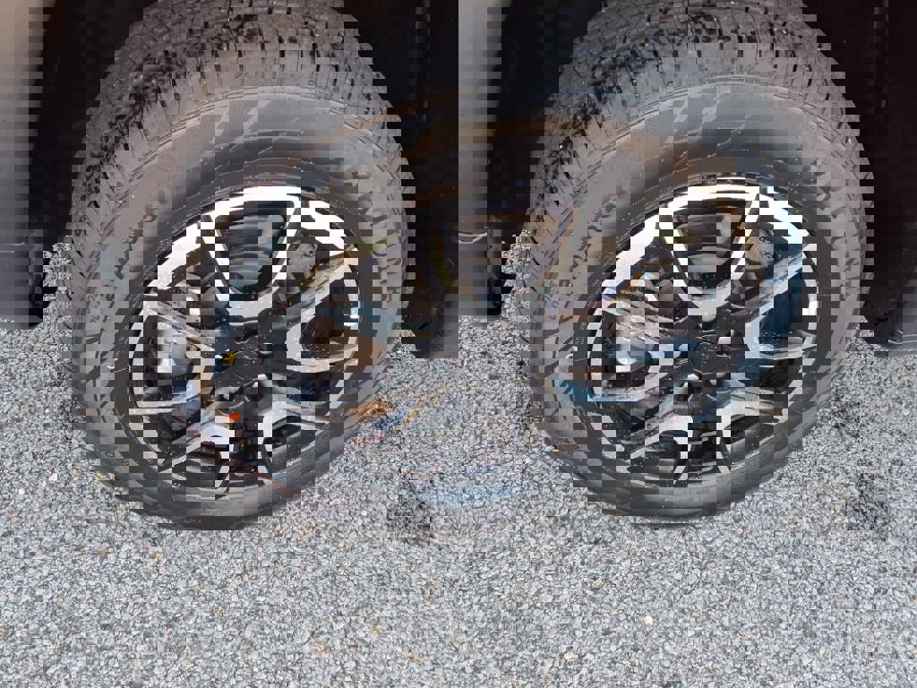 Used 2024 Jeep Compass Trailhawk image 5