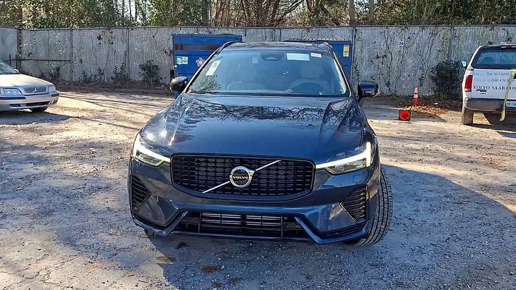 Certified 2025 Volvo XC60 T8 Plus w/ Protection Package Premier AWD/4WD image 3