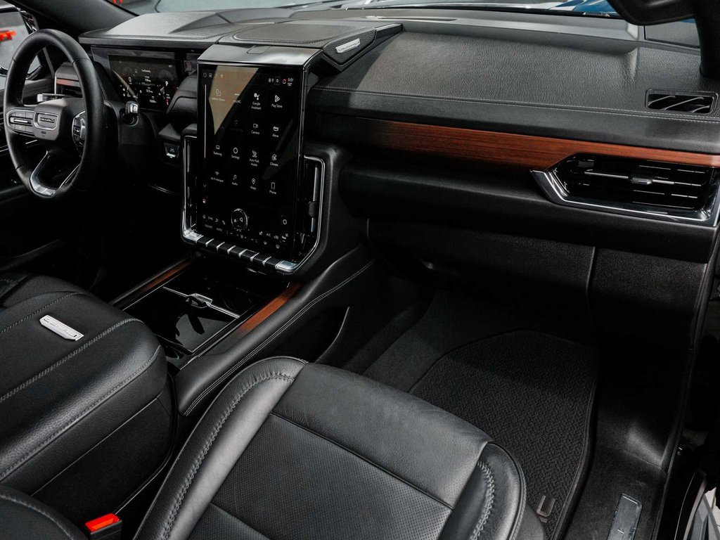 Used 2025 GMC Yukon XL Denali image 39