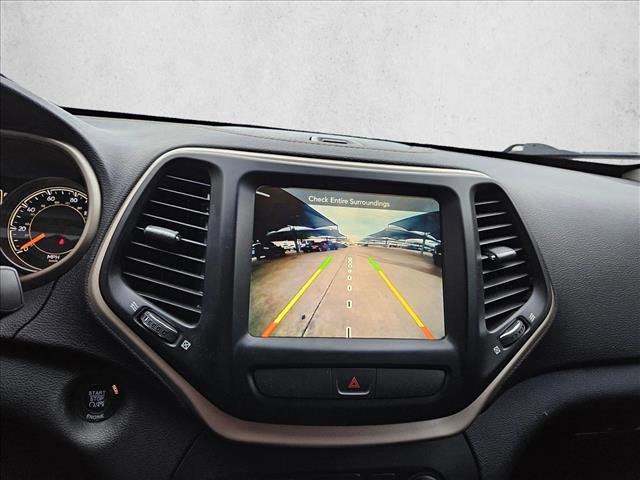 Used 2015 Jeep Cherokee Latitude w/ Comfort/Convenience Group image 12