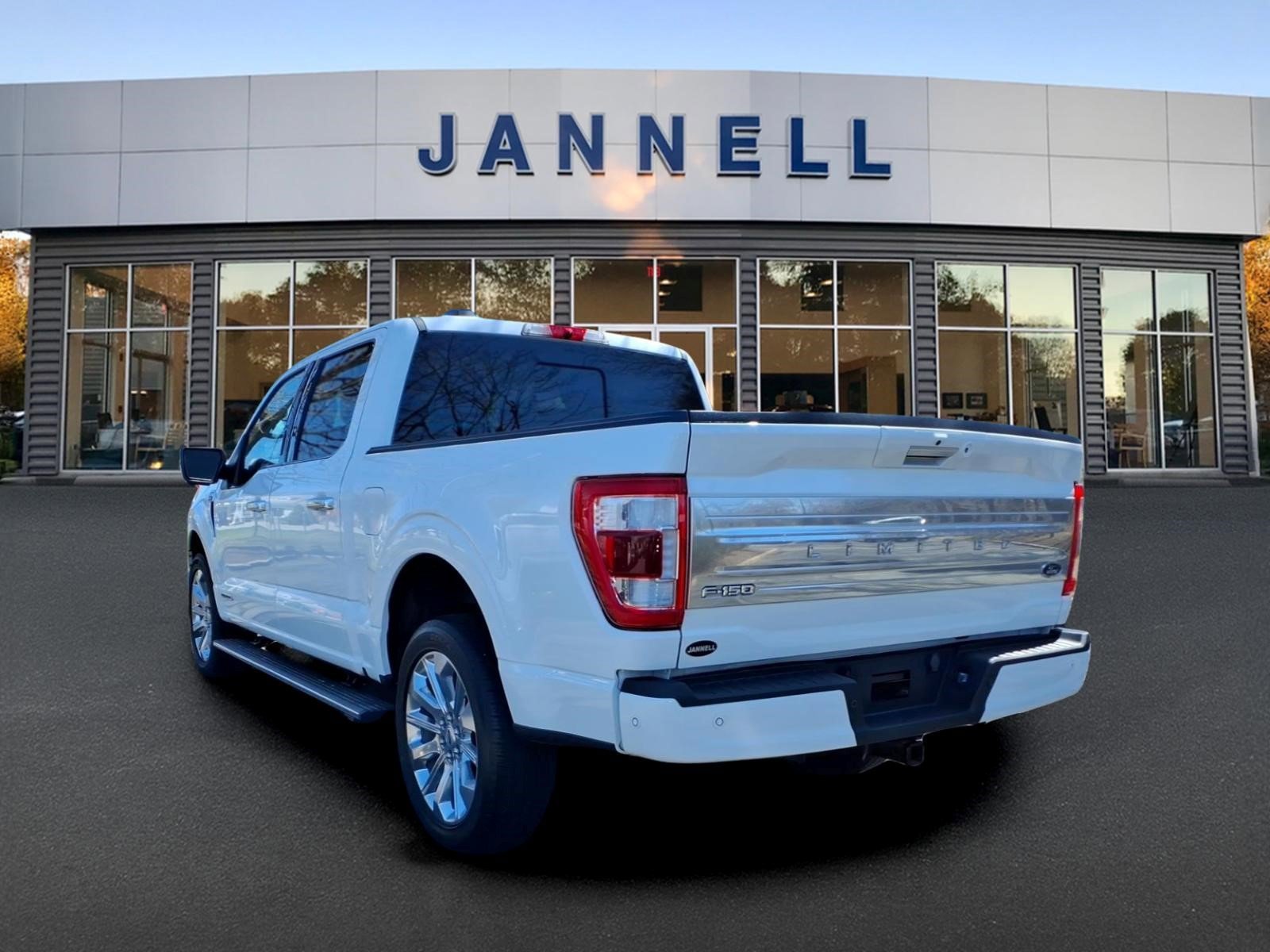 Used 2023 Ford F150 Limited image 7