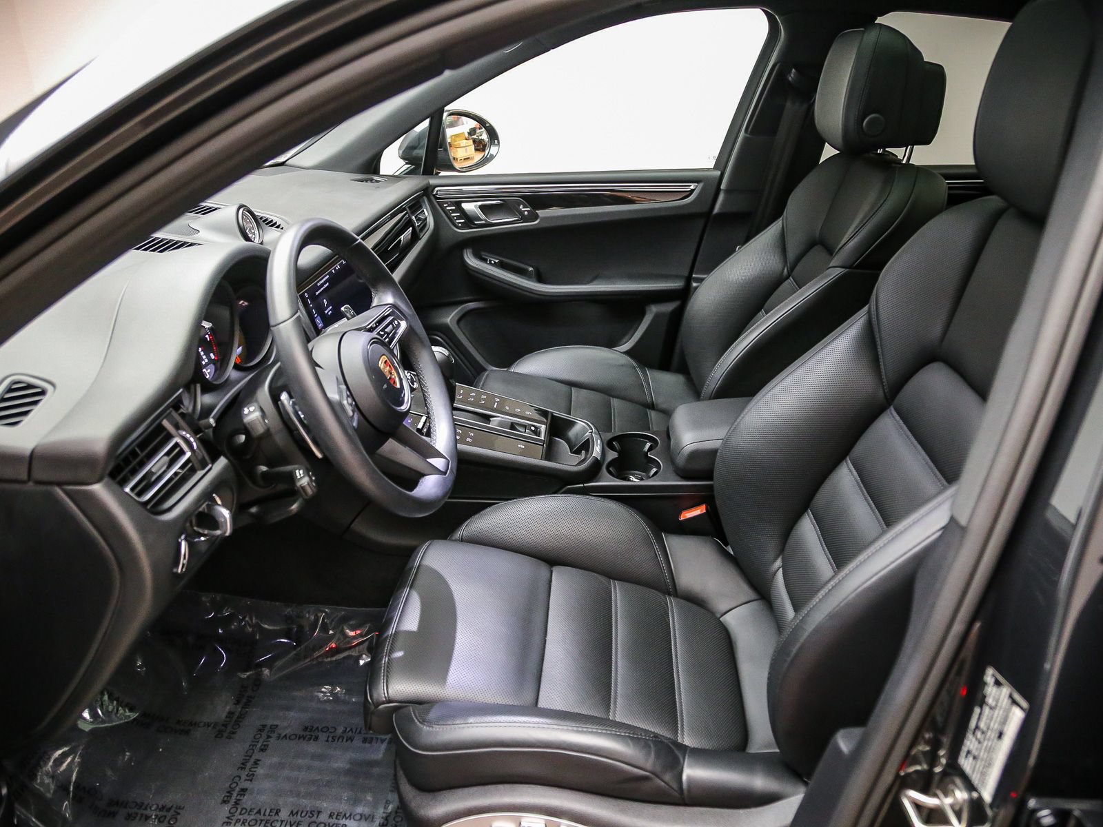 Certified 2026 Porsche Macan AWD/4WD image 22