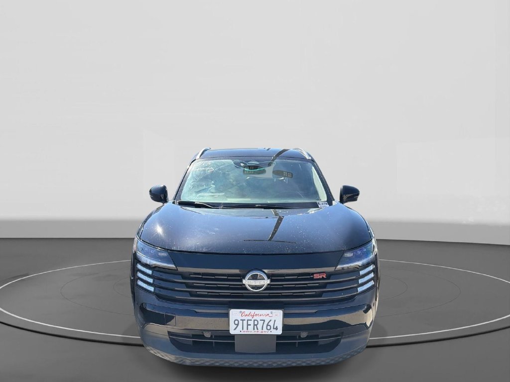 Used 2025 Nissan Kicks SR FWD image 2