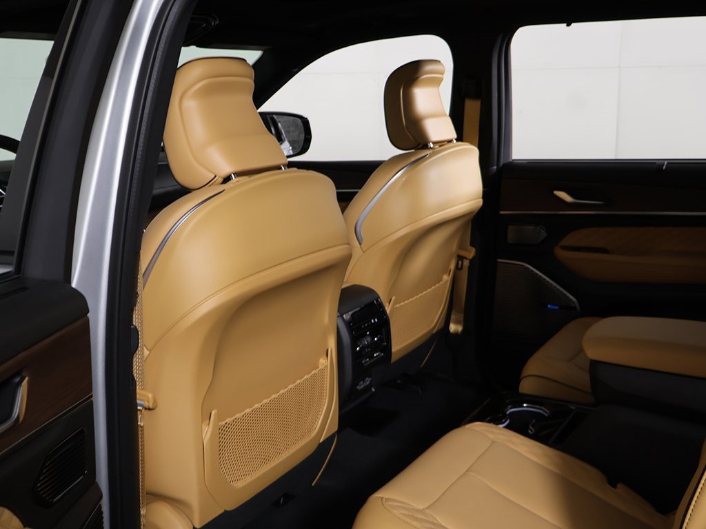 Used 2024 Jeep Grand Cherokee L Summit w/ Advanced Protech Group IV image 36