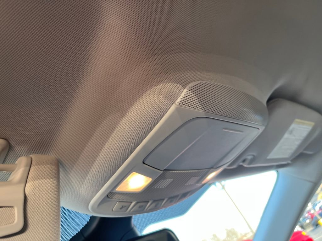 Used 2024 Ford Edge SE w/ Black Appearance Package image 17