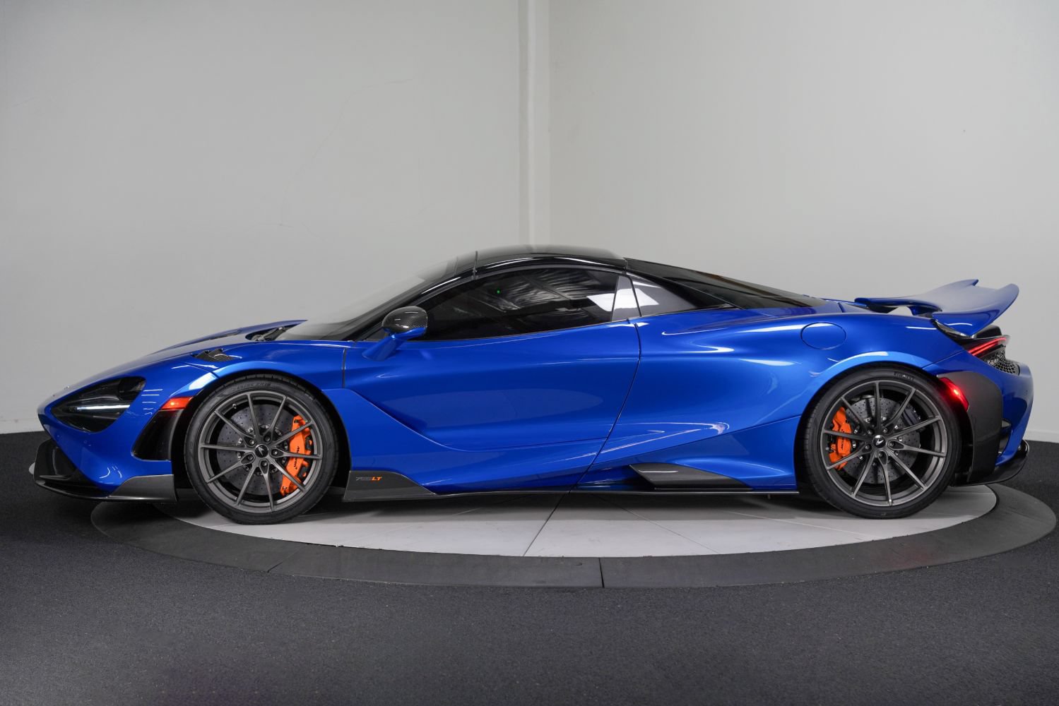 Used 2022 McLaren 765LT RWD image 8