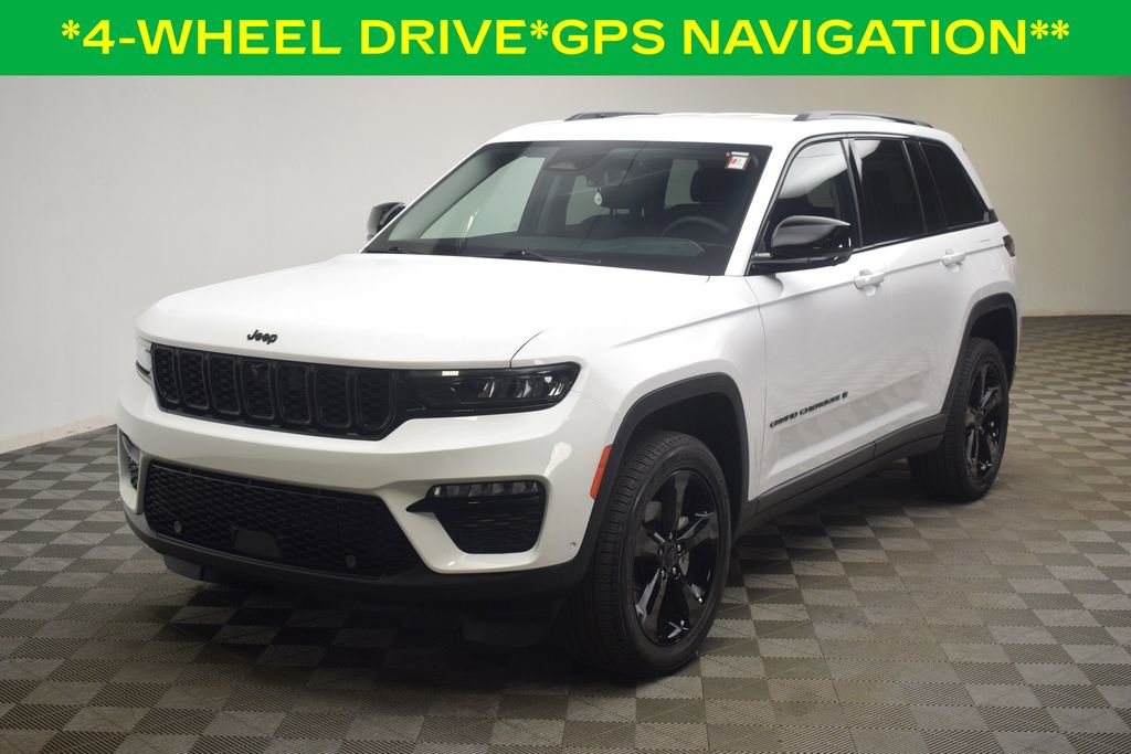 Used 2023 Jeep Grand Cherokee Limited w/ Luxury Tech Group II image 3